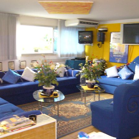 Hotel Giumer Римини Экстерьер фото