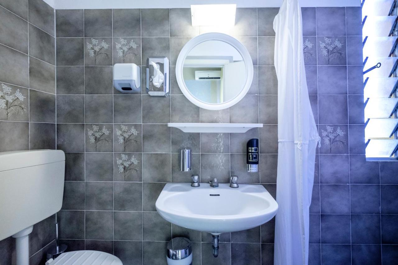 Hotel Giumer Римини Экстерьер фото