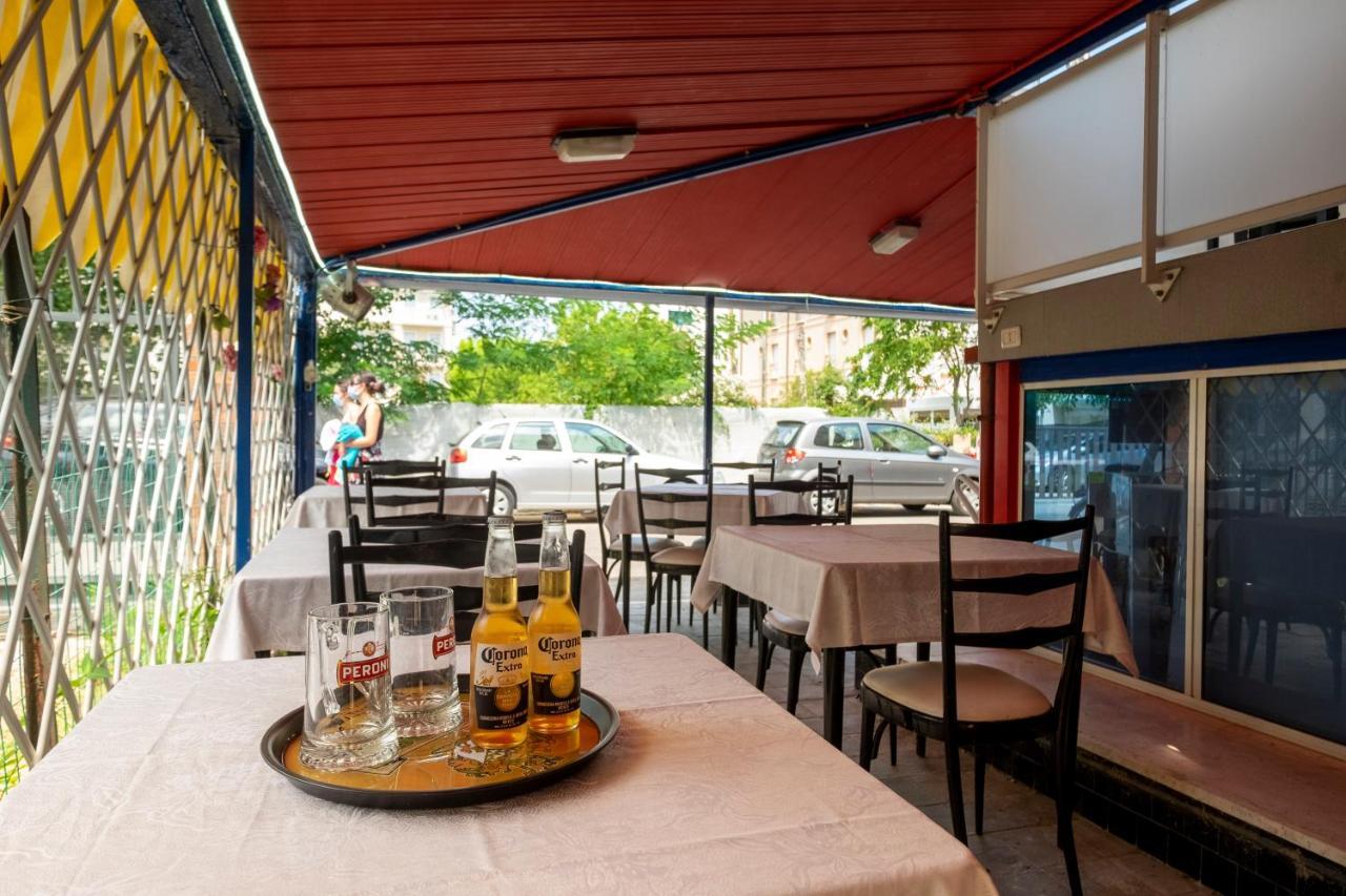 Hotel Giumer Римини Экстерьер фото